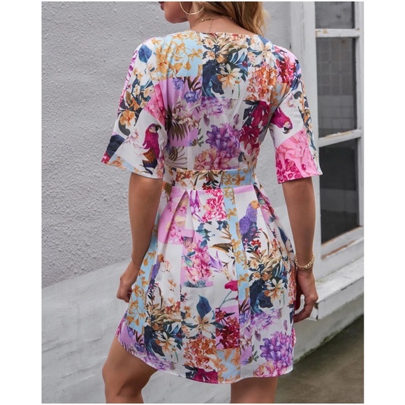 Boho Floral Print V neck Mini Dress - Picture 4 of 8